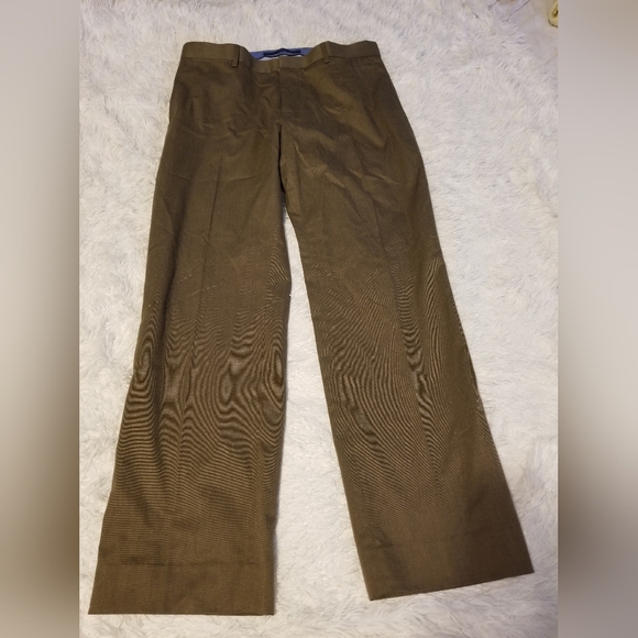 NWT Banana Republic Classic Fit Size 32 Waist Color Khaki - Picture 1 of 11